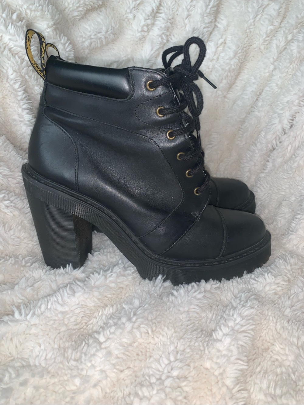 Dr Martens Averil Black Heeled Ankle Platform Lace-Up Leather Boots Women’s Sz 9